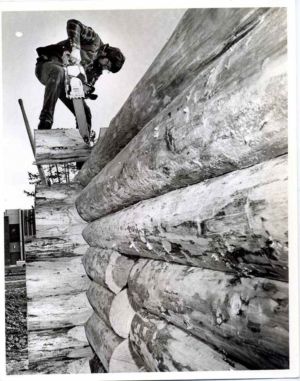 1981 - Log House Building Course